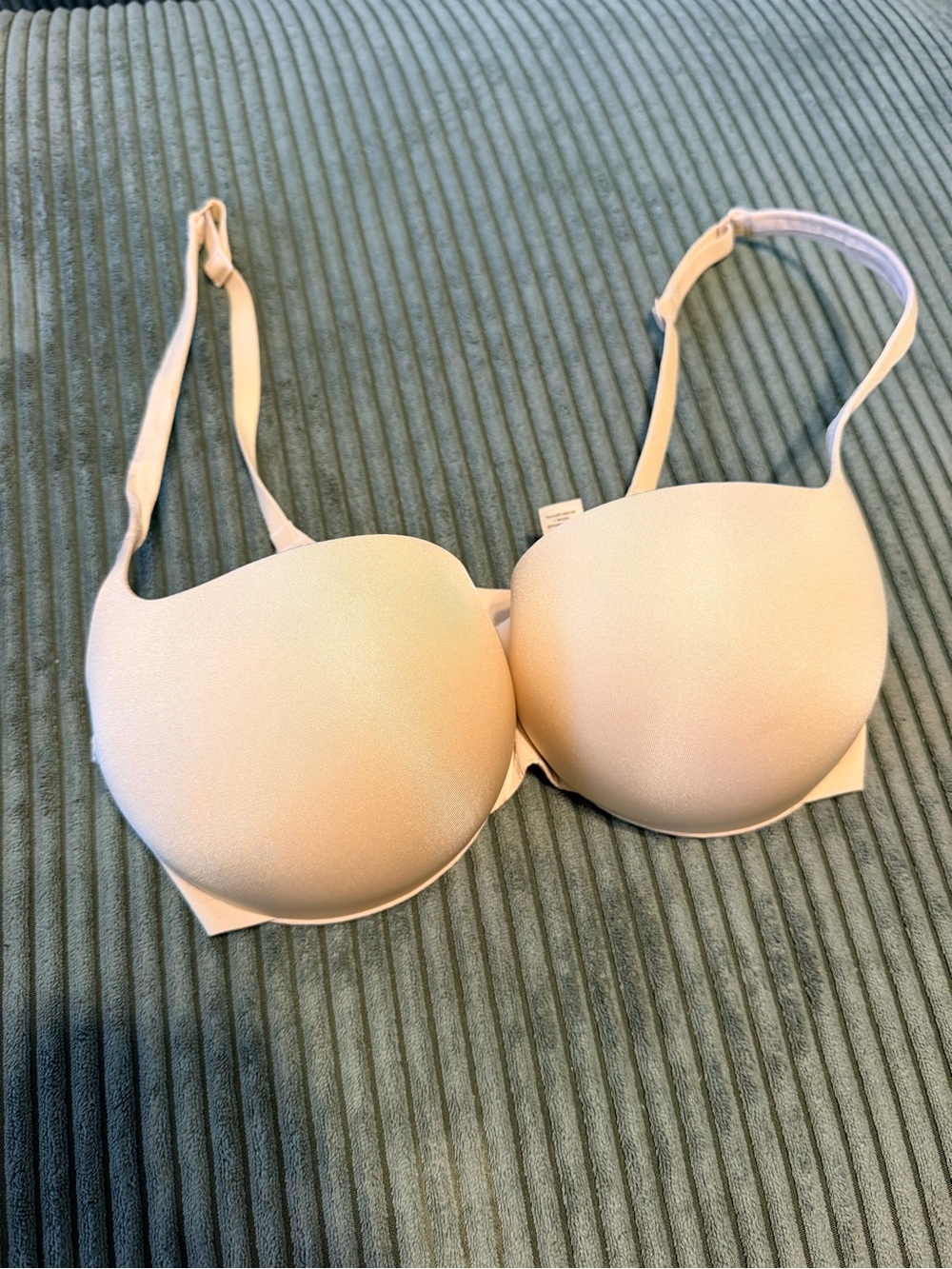 SKIMS Bra – Nude/Sand, Size 32D
